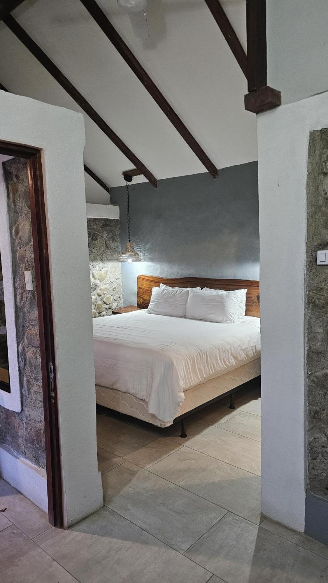 Karahe Beach Hotel Manuel Antonio Exterior photo