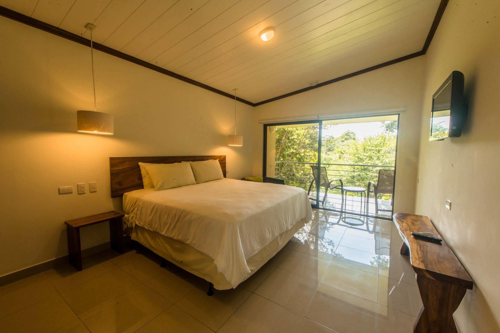 Karahe Beach Hotel Manuel Antonio Exterior photo