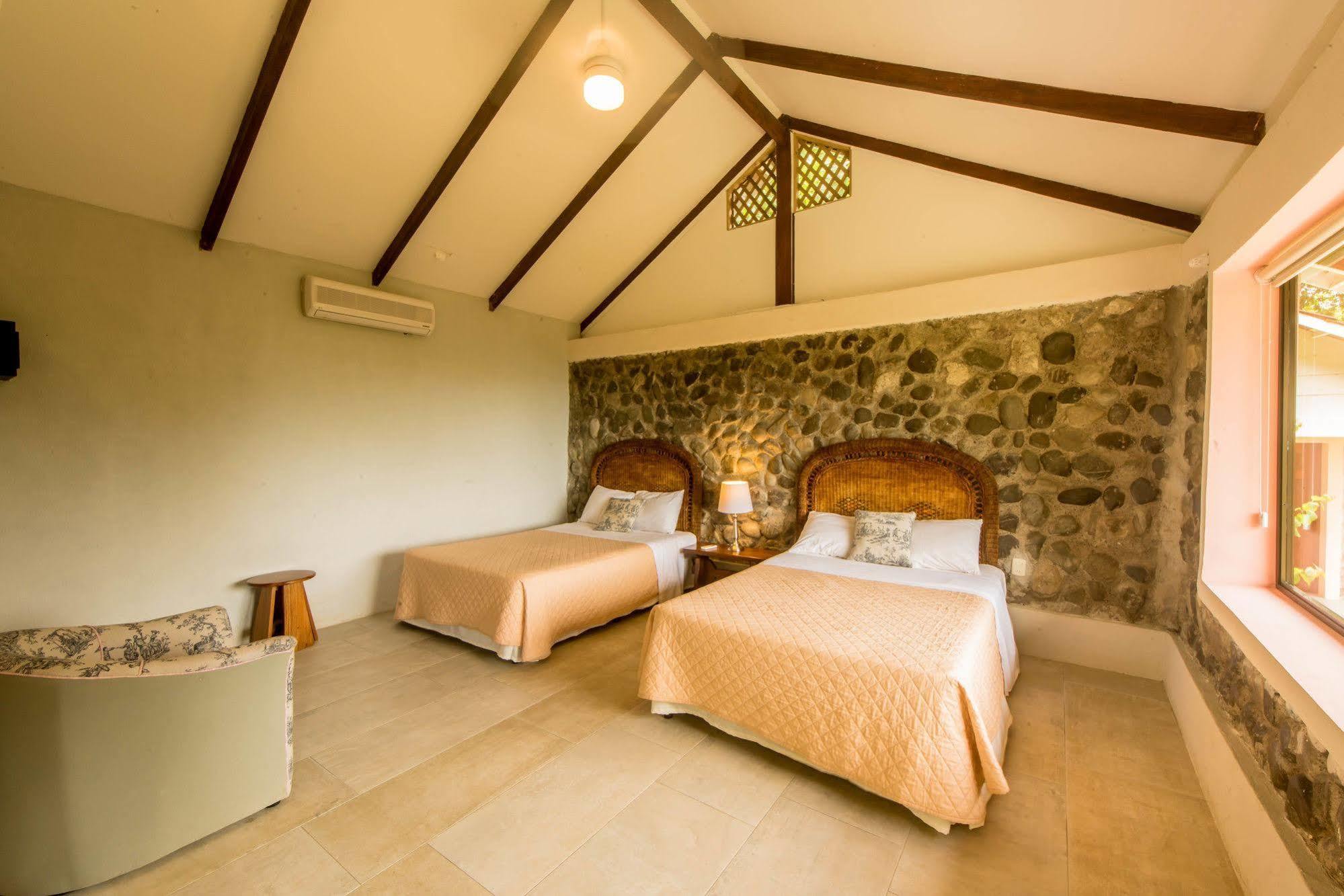 Karahe Beach Hotel Manuel Antonio Exterior photo