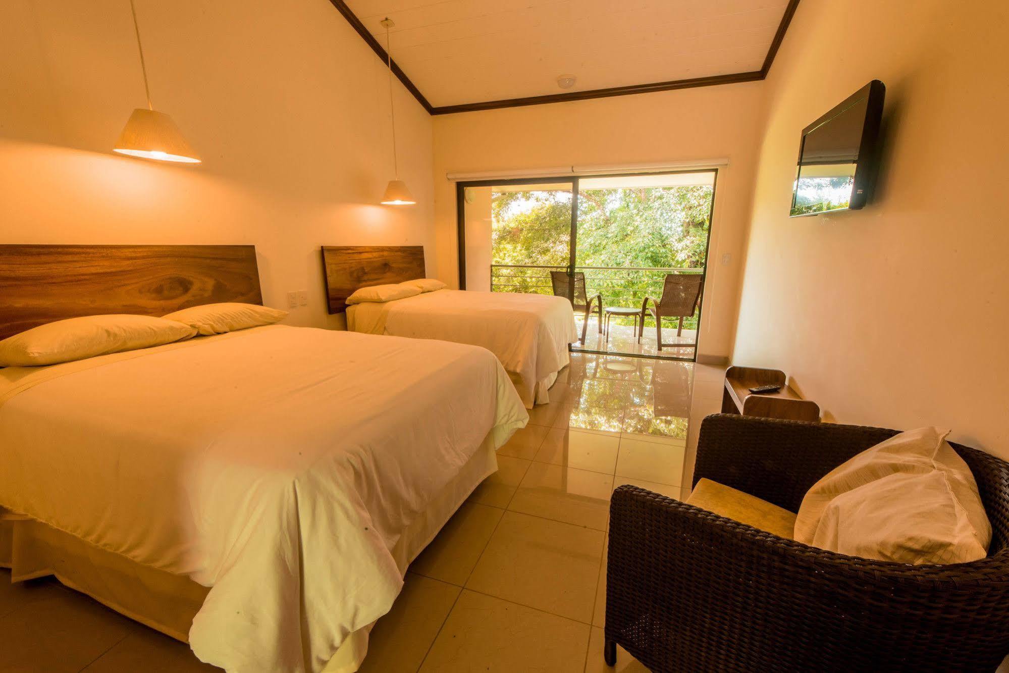 Karahe Beach Hotel Manuel Antonio Exterior photo